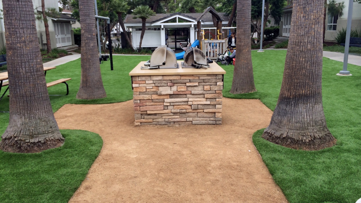 artificial grass can your dog pull it up at the edges