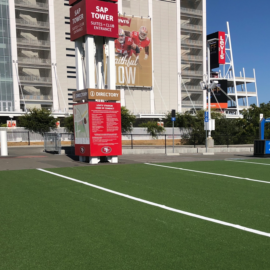 Trophy Program benefiting the 49ers Foundation